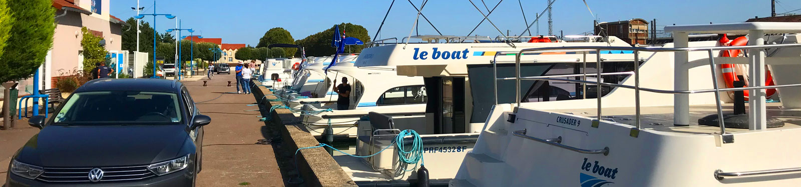 Long distance taxi and transfers from Paris to Le Boat bases