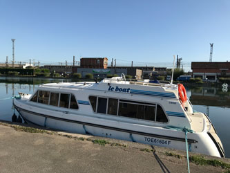 Long-distance taxi and private transfers to Le Boat bases - Migennes Cirrus Boat