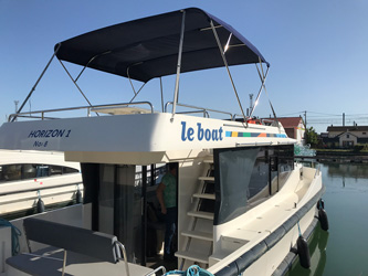 Long-distance taxi and private transfers to Le Boat bases - Migennes Horizon 1 boat