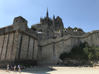 Long distance hourly chauffeur service to The Mont-Saint-Michel abbey