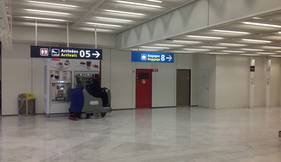 Аэропорт Орли место встречи номер 5 в терминале Южный